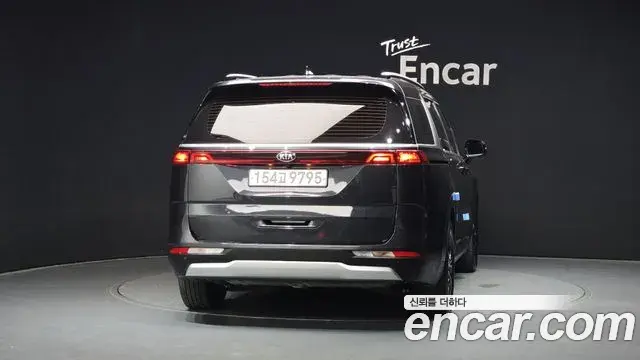 Kia Carnival 2021 — Photo 4/20