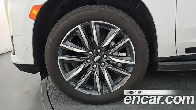 Cadillac Escalade 2023 — Photo 4/20