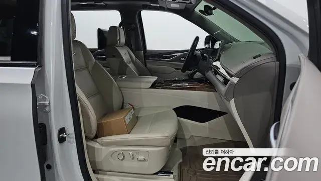 Cadillac Escalade 2023 — Photo 9/20