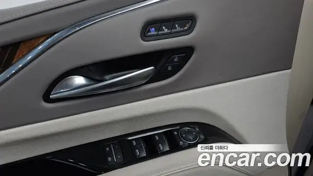 Cadillac Escalade 2023 — Photo 20/20