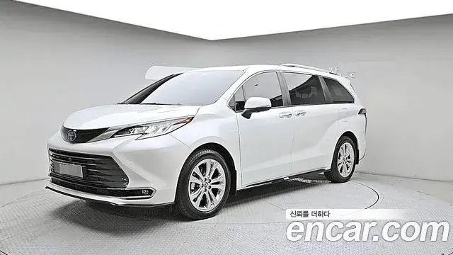 Toyota Sienna 2023 — Şəkil 7/18