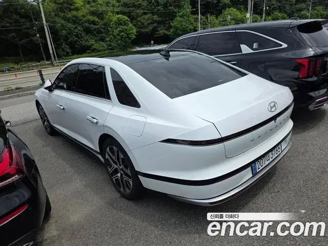 Hyundai Grandeur 2023 — Photo 15/20