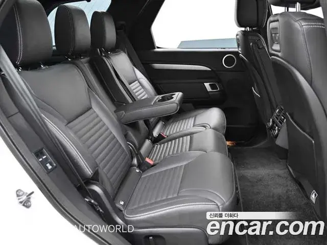 Land Rover Discovery 5 2025 — Photo 12/20