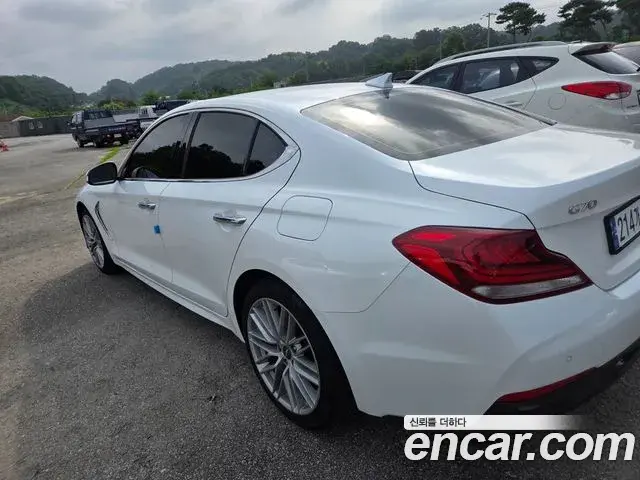 Genesis G70 2020 — Photo 6/10
