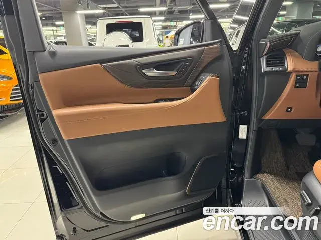 Toyota Alphard 2024 — Photo 5/16