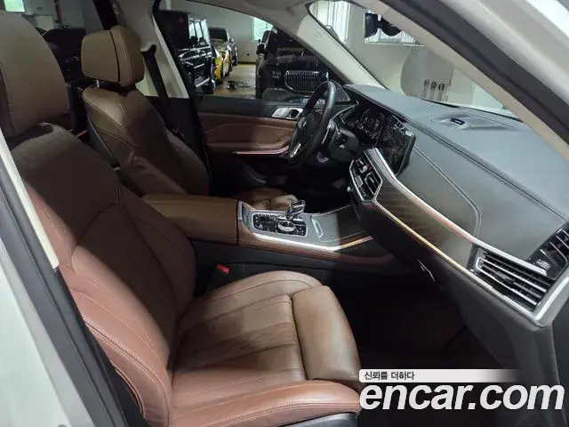 BMW X7 2021 — ფოტო 7/20