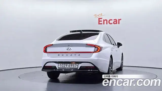 Hyundai Sonata Hybrid 2019 — Photo 23/34