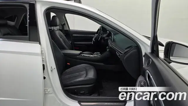 Hyundai Sonata Hybrid 2019 — Photo 6/34