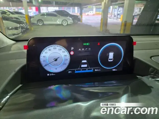 Hyundai Staria 2024 — Photo 2/15