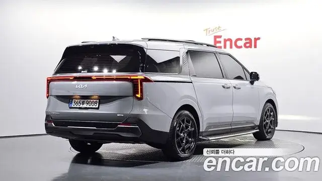 Kia Carnival 2024 — Photo 2/20