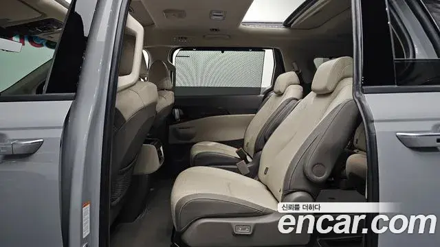 Kia Carnival 2024 — Photo 12/20
