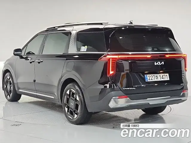 Kia Carnival 2025 — Photo 2/20
