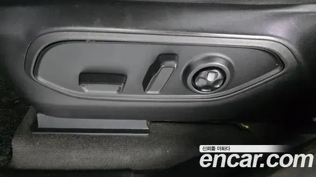 Jeep Grand Cherokee 2021 — ფოტო 26/38