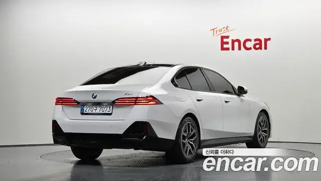 BMW 5 Series 2026 — Şəkil 2/20