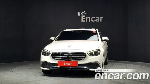 Mercedes-Benz E-Class 2023 — ფოტო 5/20