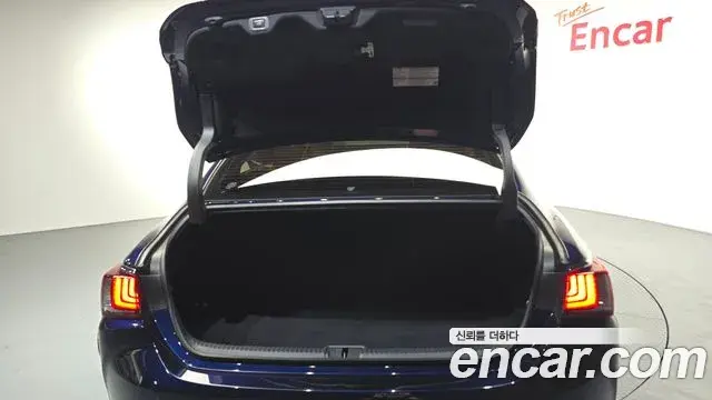 Lexus ES300h 2023 — Şəkil 11/33