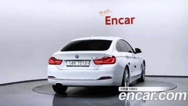BMW 4 Series 2018 — ფოტო 35/37