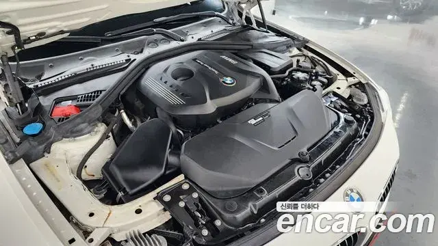 BMW 4 Series 2018 — ფოტო 19/37
