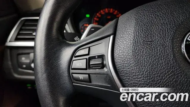 BMW 4 Series 2018 — ფოტო 18/37