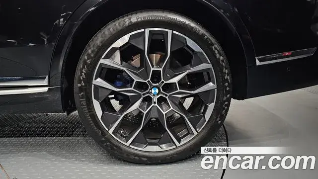 BMW X7 2024 — Şəkil 33/35