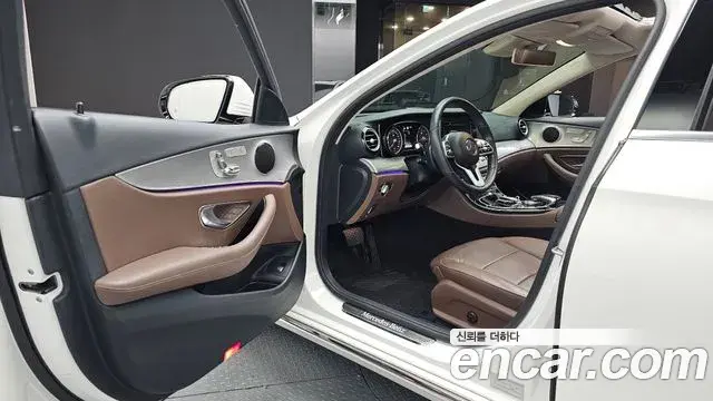 Mercedes-Benz E-Class 2019 — Фото 10/20