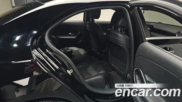Mercedes-Benz A-Class 2020 — Şəkil 32/33