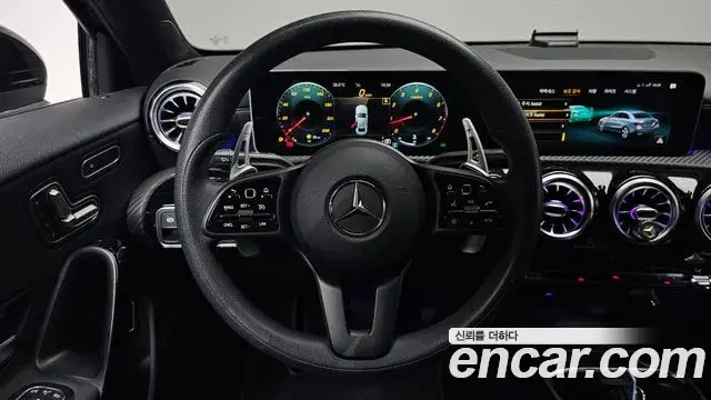 Mercedes-Benz A-Class 2020 — Şəkil 18/33