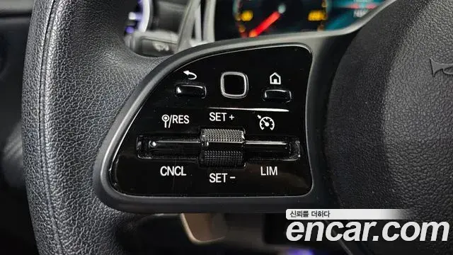 Mercedes-Benz A-Class 2020 — Şəkil 30/33