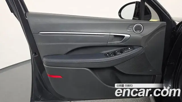Hyundai Sonata Hybrid 2022 — Şəkil 24/36