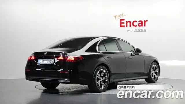 Mercedes-Benz E-Class 2025 — Фото 2/20