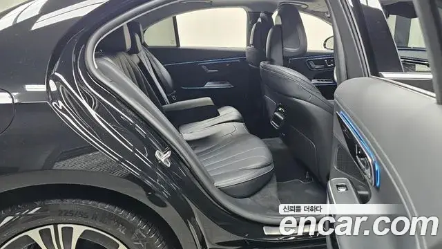Mercedes-Benz E-Class 2025 — Фото 11/20