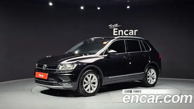 Volkswagen Tiguan 2020 — ფოტო 16/20