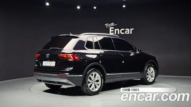 Volkswagen Tiguan 2020 — ფოტო 6/20