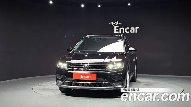 Volkswagen Tiguan 2020 — ფოტო 17/20