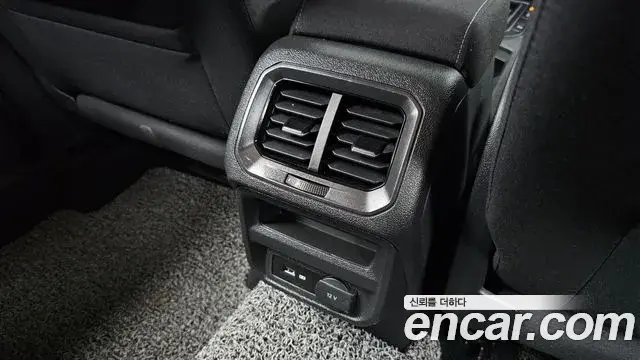 Volkswagen Tiguan 2018 — Photo 26/34