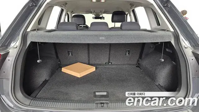 Volkswagen Tiguan 2018 — Photo 33/34