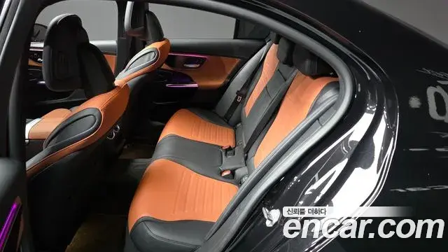 Mercedes-Benz C-Class 2023 — Photo 14/32