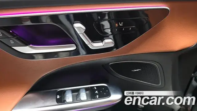 Mercedes-Benz C-Class 2023 — Photo 19/32
