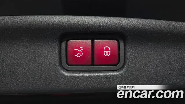 Mercedes-Benz C-Class 2023 — Photo 27/32