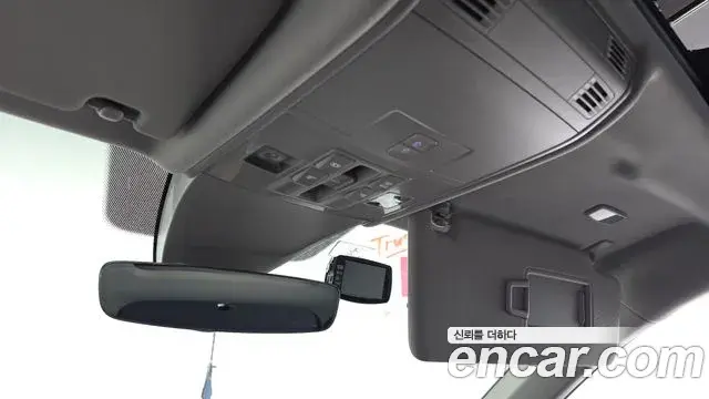 Volkswagen Tiguan 2019 — Şəkil 25/31
