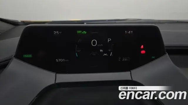 Toyota Prius 2026 — ფოტო 34/35
