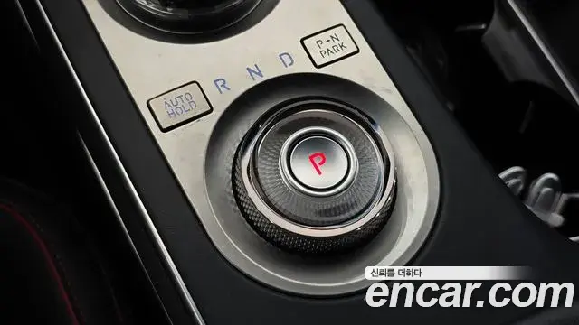 Genesis GV70 2021 — Photo 8/20