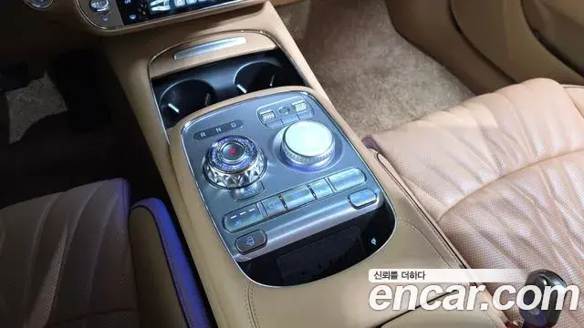Genesis G90 2022 — Photo 20/33
