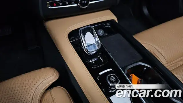 Volvo XC90 2021 — Şəkil 9/20
