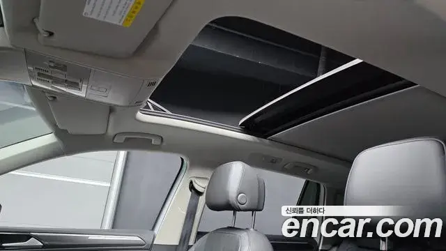 Volkswagen Tiguan 2018 — ფოტო 21/30