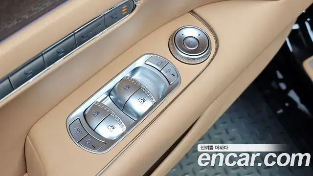 Genesis G90 2023 — ფოტო 11/38