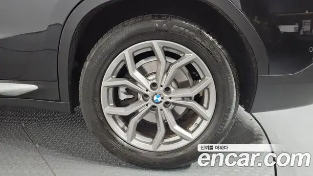 BMW X4 2020 — Şəkil 13/31