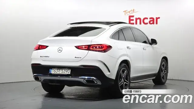 Mercedes-Benz GLE-Class 2021 — ფოტო 16/37