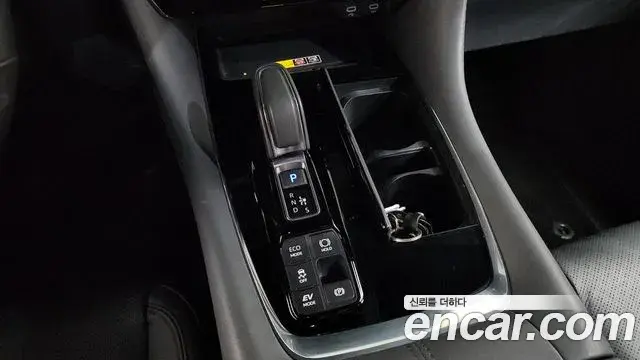 Toyota Alphard 2024 — Фото 9/20