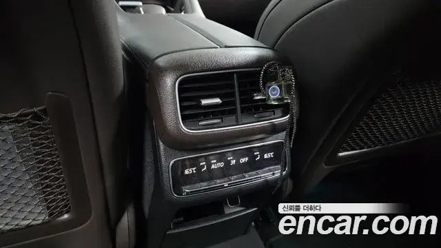 Mercedes-Benz GLE-Class 2021 — ფოტო 32/34